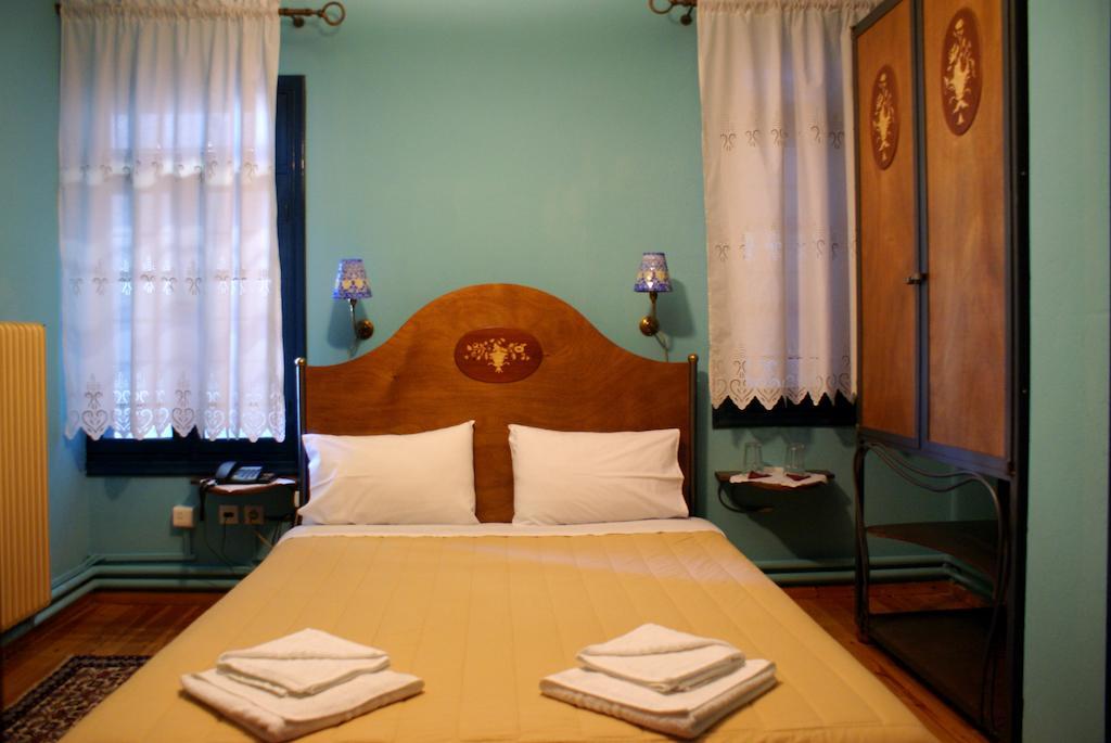 House Mitsiou Traditional Inn อาร์ไนยา ภายนอก รูปภาพ